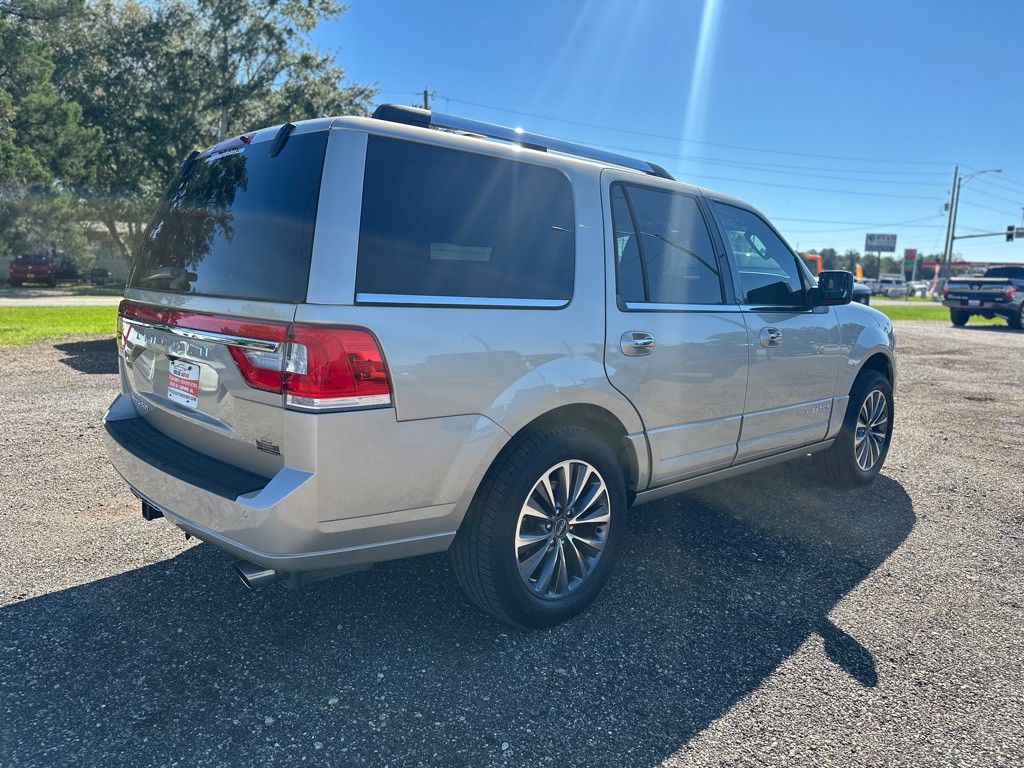 2017 Lincoln Navigator Image 4