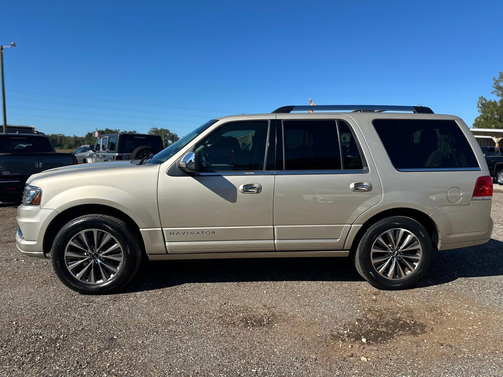 2017 Lincoln Navigator Image 5
