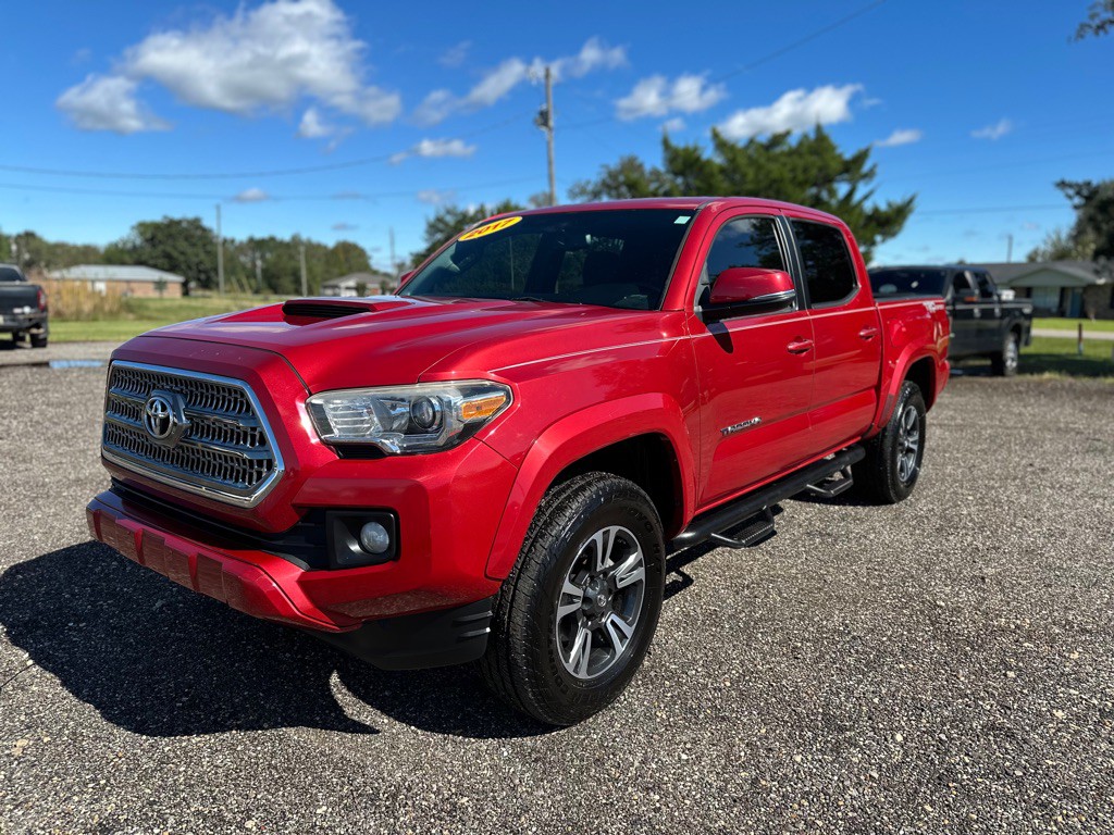 2017 Toyota Tacoma Image 2