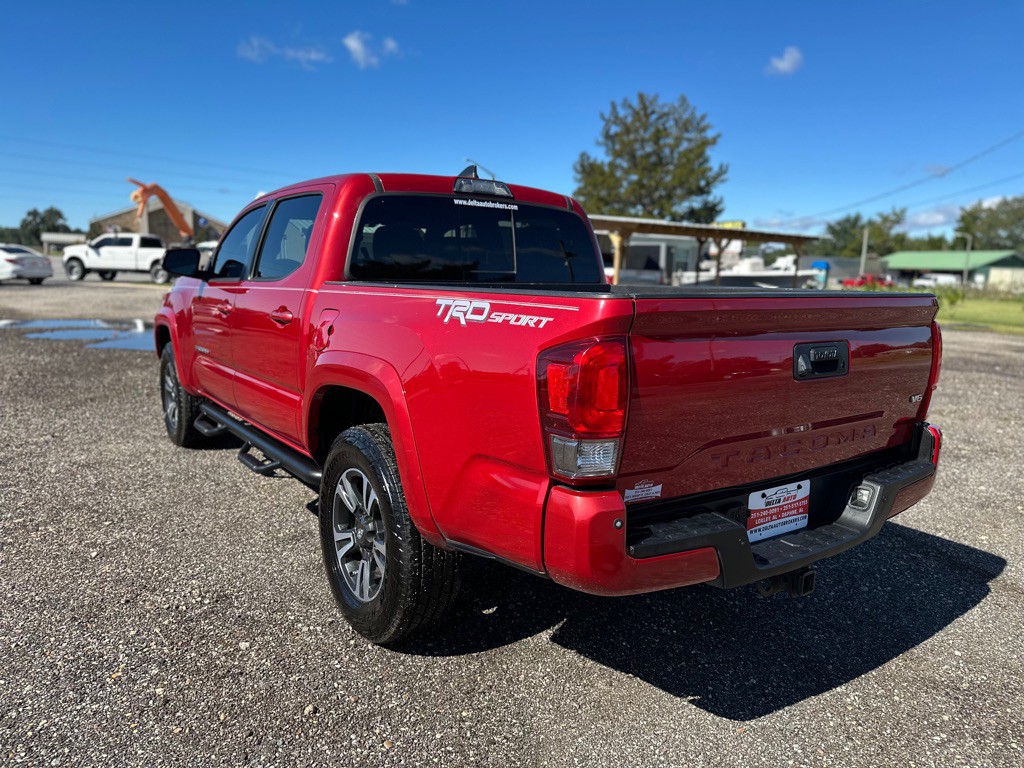 2017 Toyota Tacoma Image 3