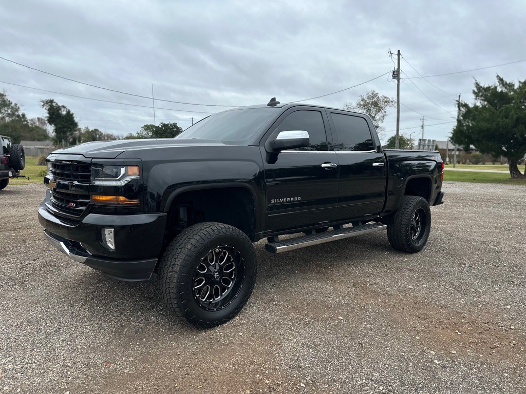 2018 Chevrolet Silverado 1500 Image 2