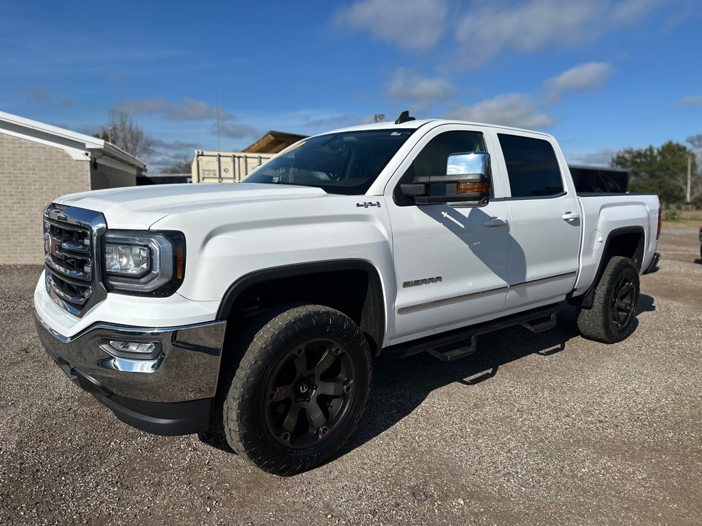 2017 GMC Sierra Image 2