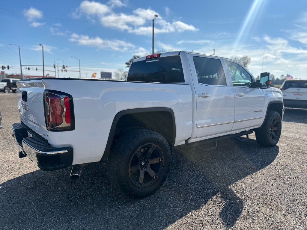 2017 GMC Sierra Image 4