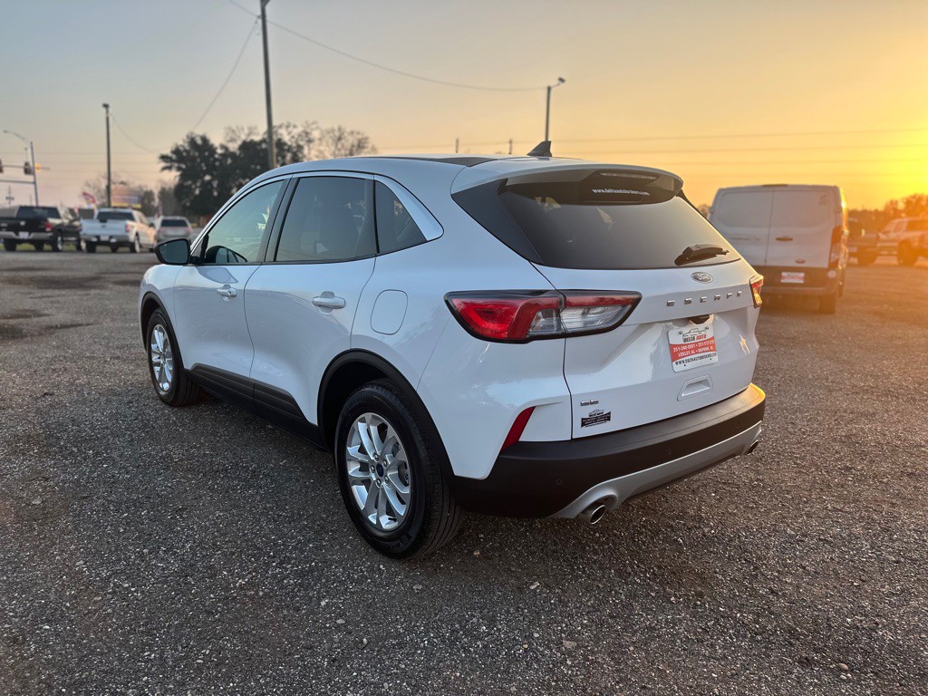 2022 Ford Escape Image 4