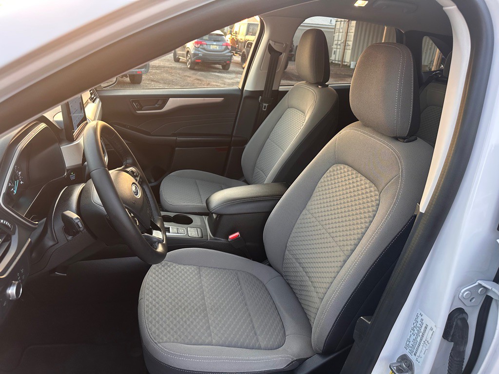 2022 Ford Escape Image 9