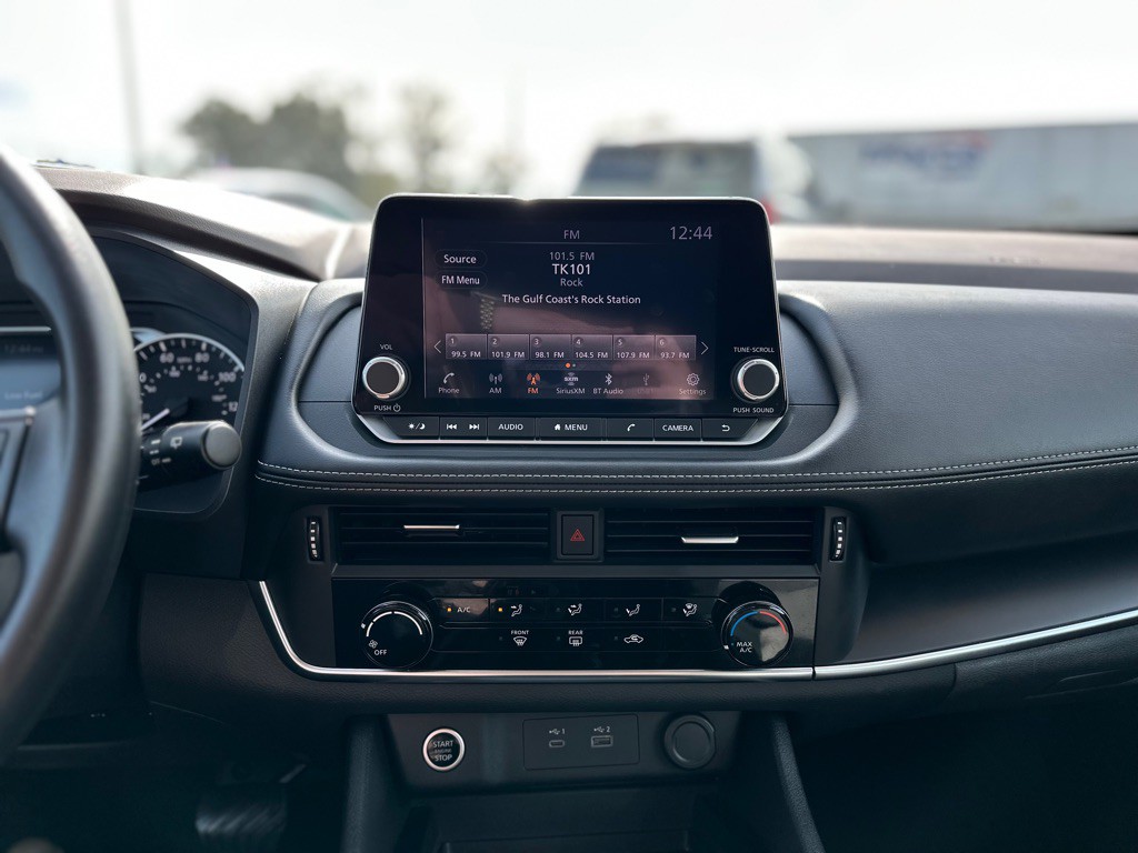 2022 Nissan Rogue Image 13