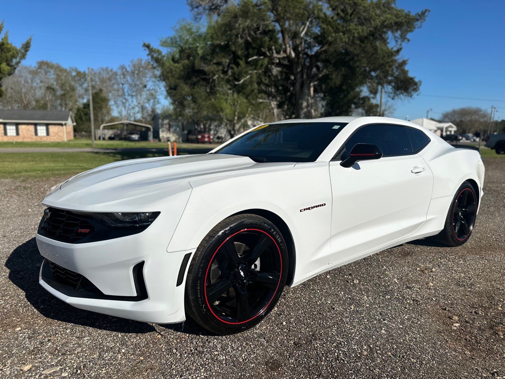 2023 Chevrolet Camaro Image 2