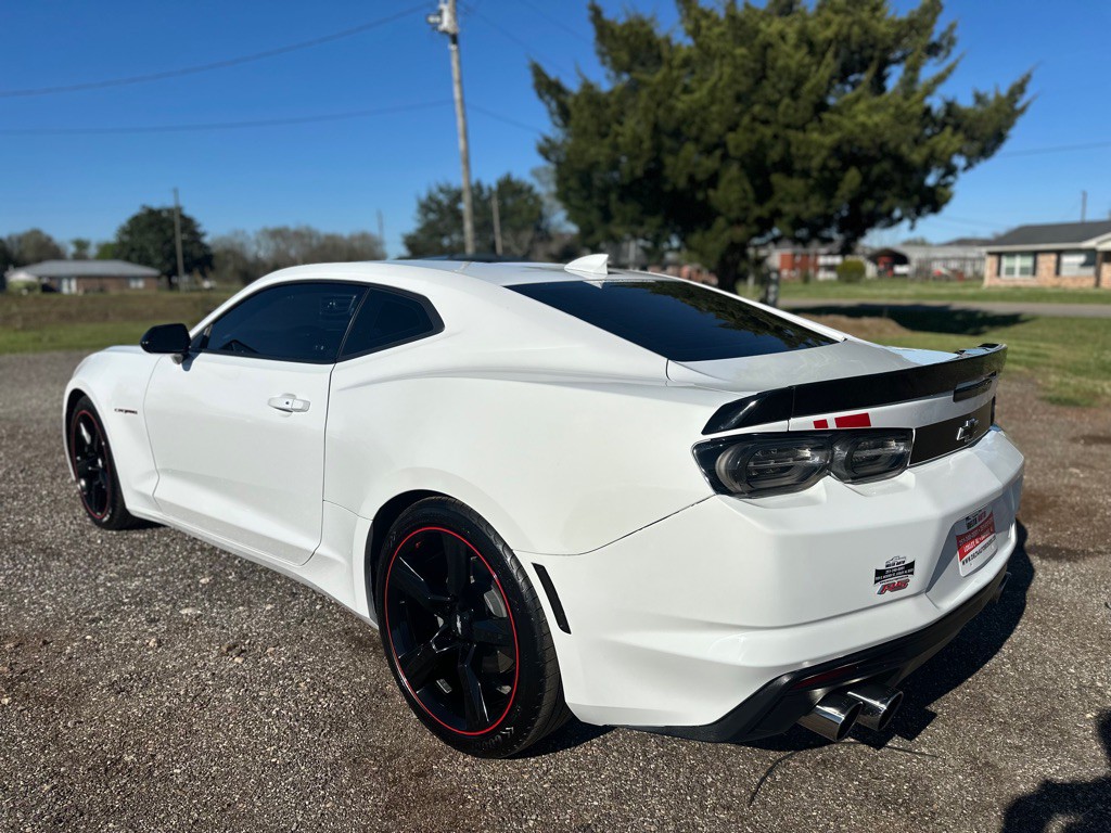 2023 Chevrolet Camaro Image 3