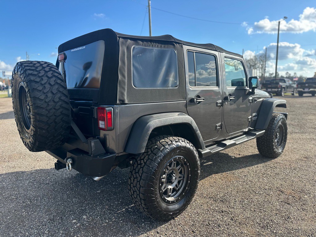 2017 Jeep Wrangler Unlimited Image 3