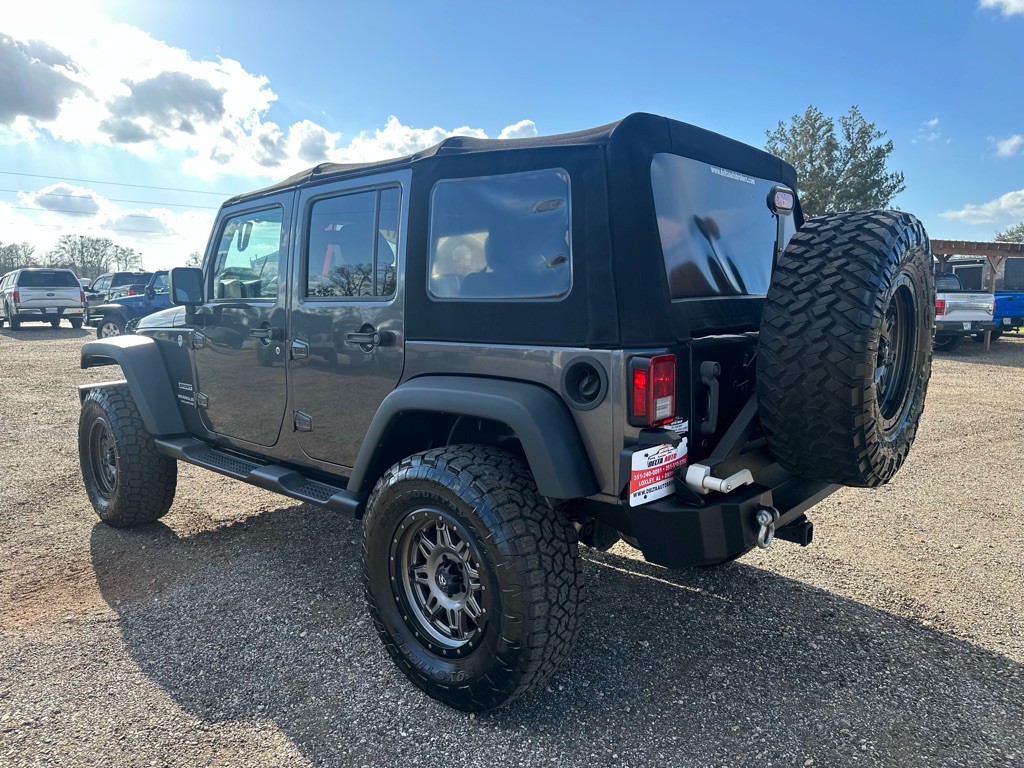 2017 Jeep Wrangler Unlimited Image 4