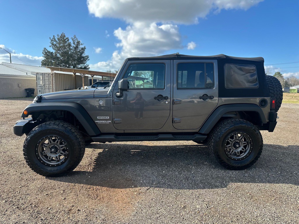 2017 Jeep Wrangler Unlimited Image 5