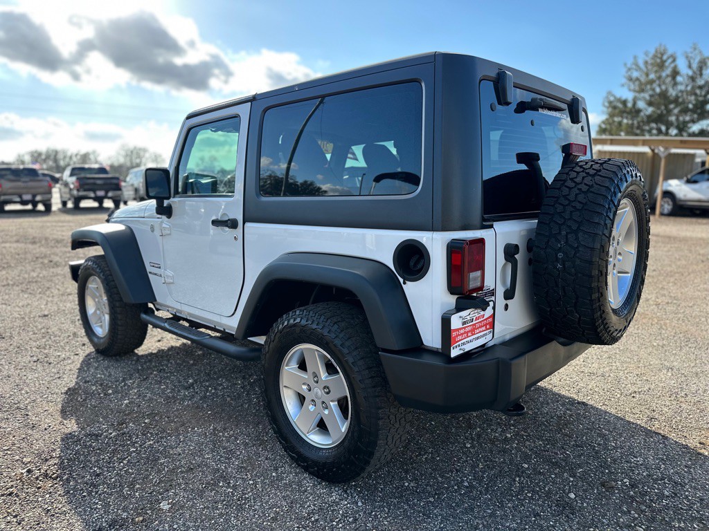 2012 Jeep Wrangler Image 3