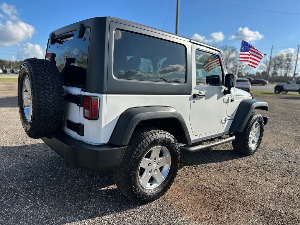 2012 Jeep Wrangler Image 4