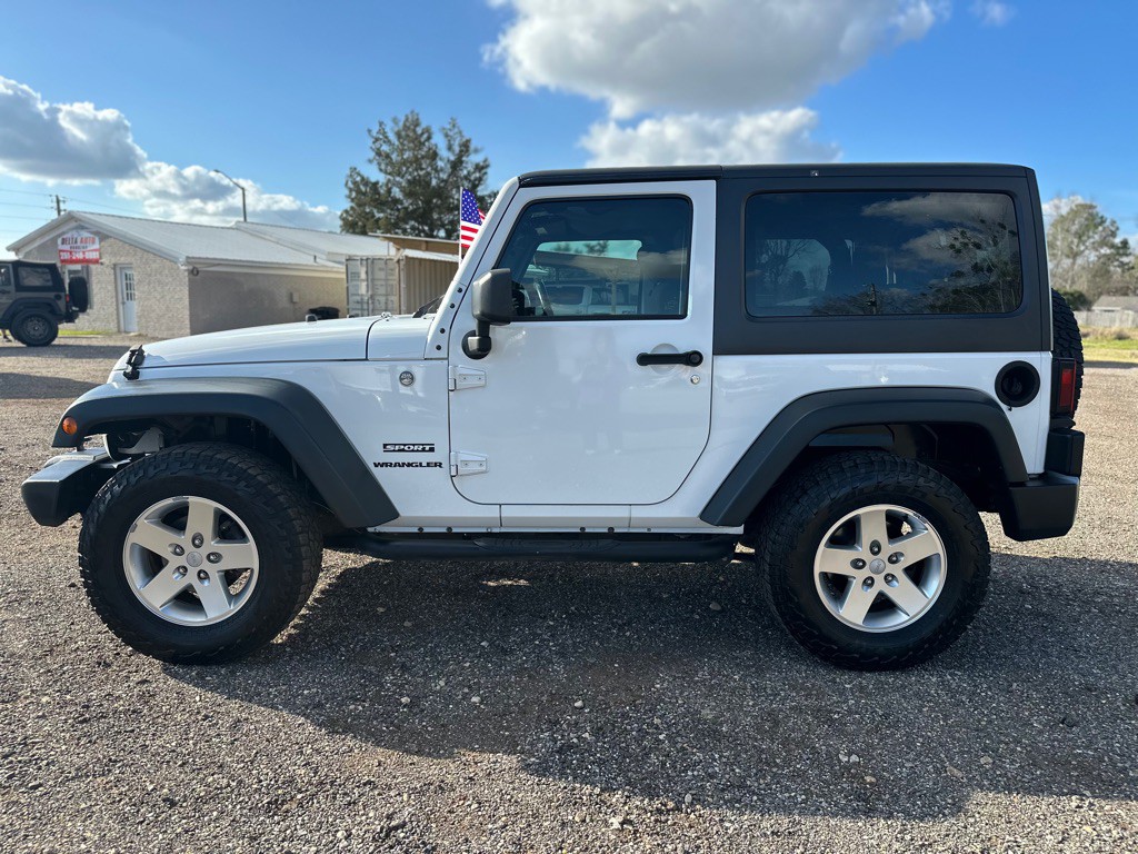 2012 Jeep Wrangler Image 5