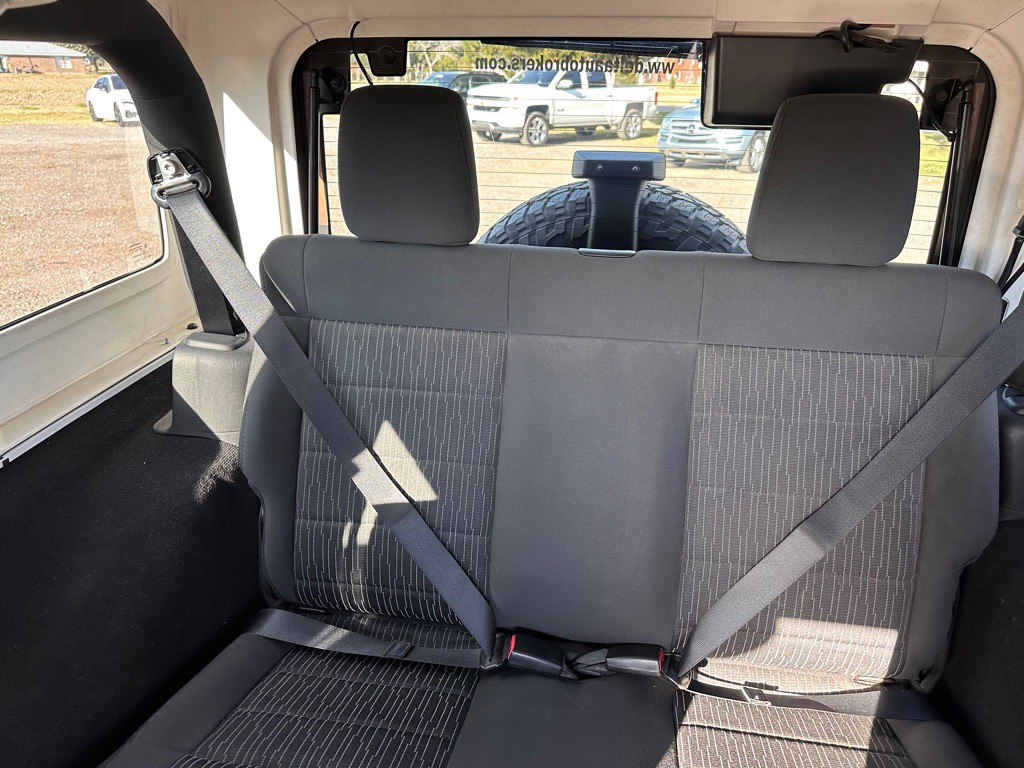 2012 Jeep Wrangler Image 10
