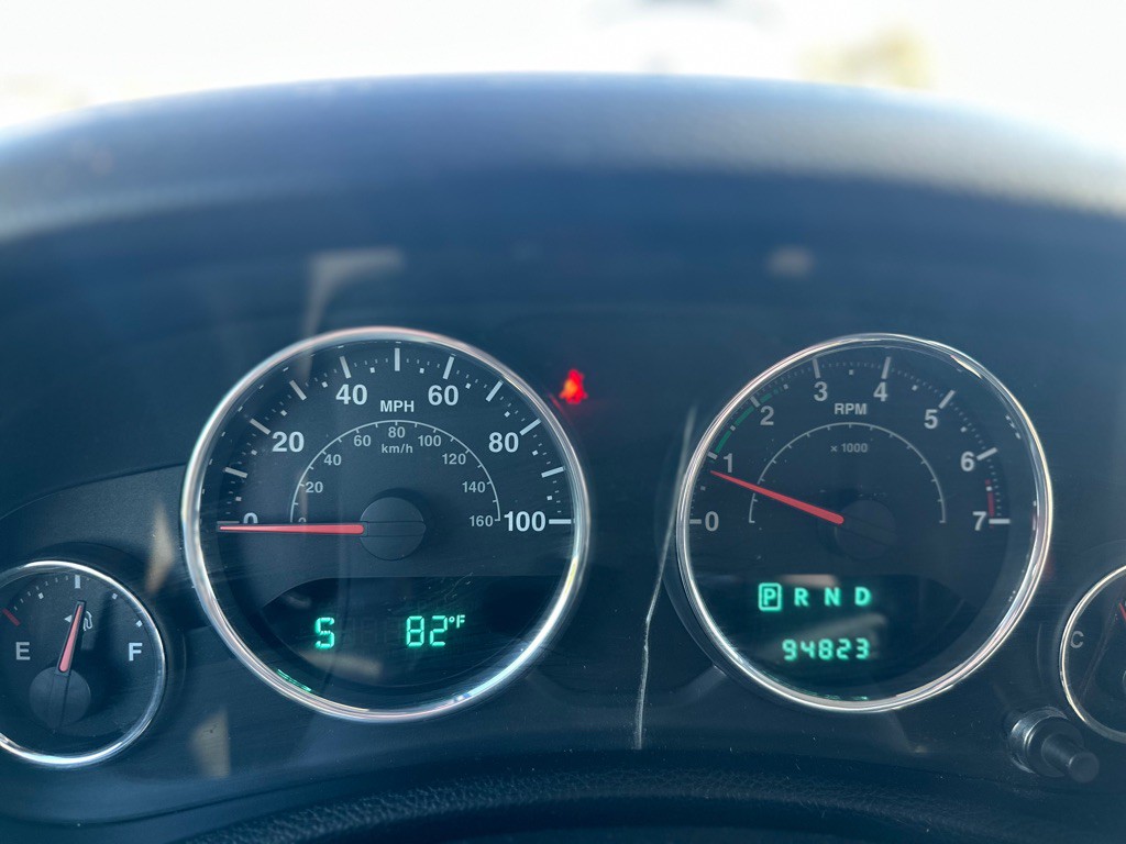 2012 Jeep Wrangler Image 14