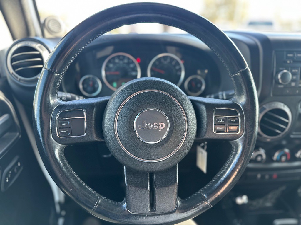 2012 Jeep Wrangler Image 15