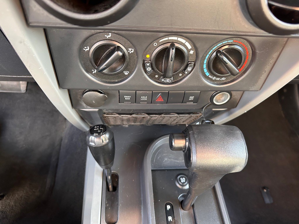 2009 Jeep Wrangler Image 14