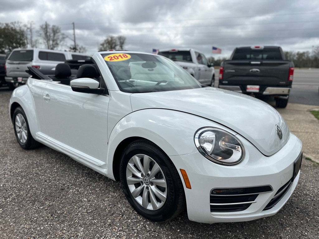2018 Volkswagen Beetle Image 1