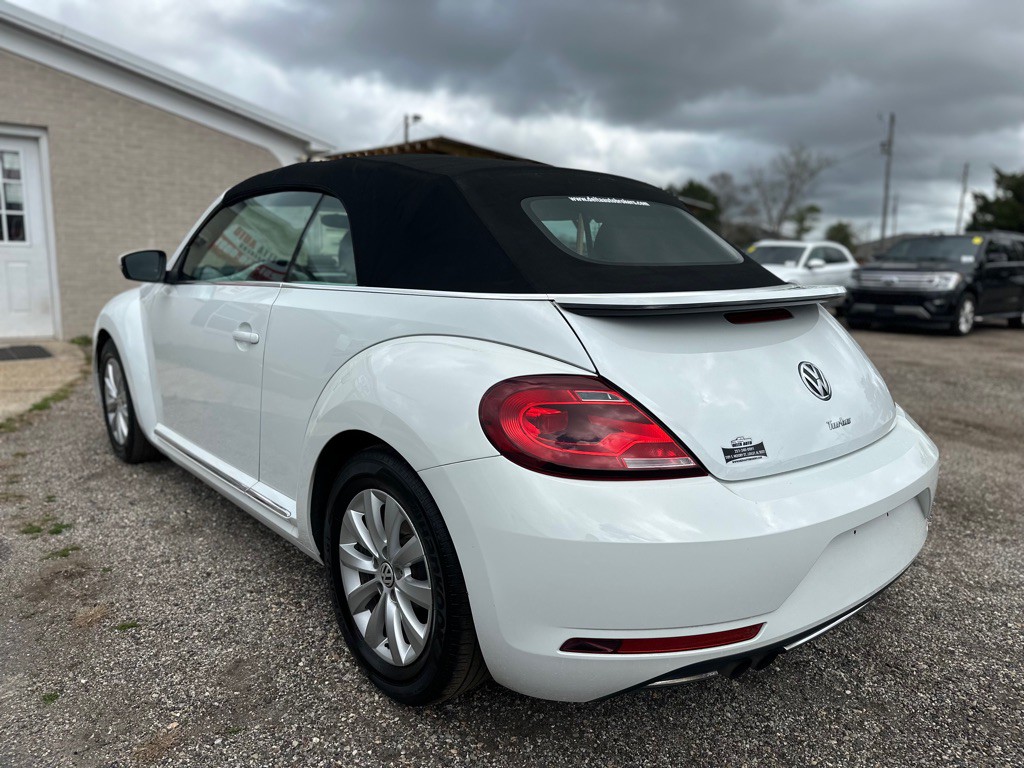 2018 Volkswagen Beetle Image 4