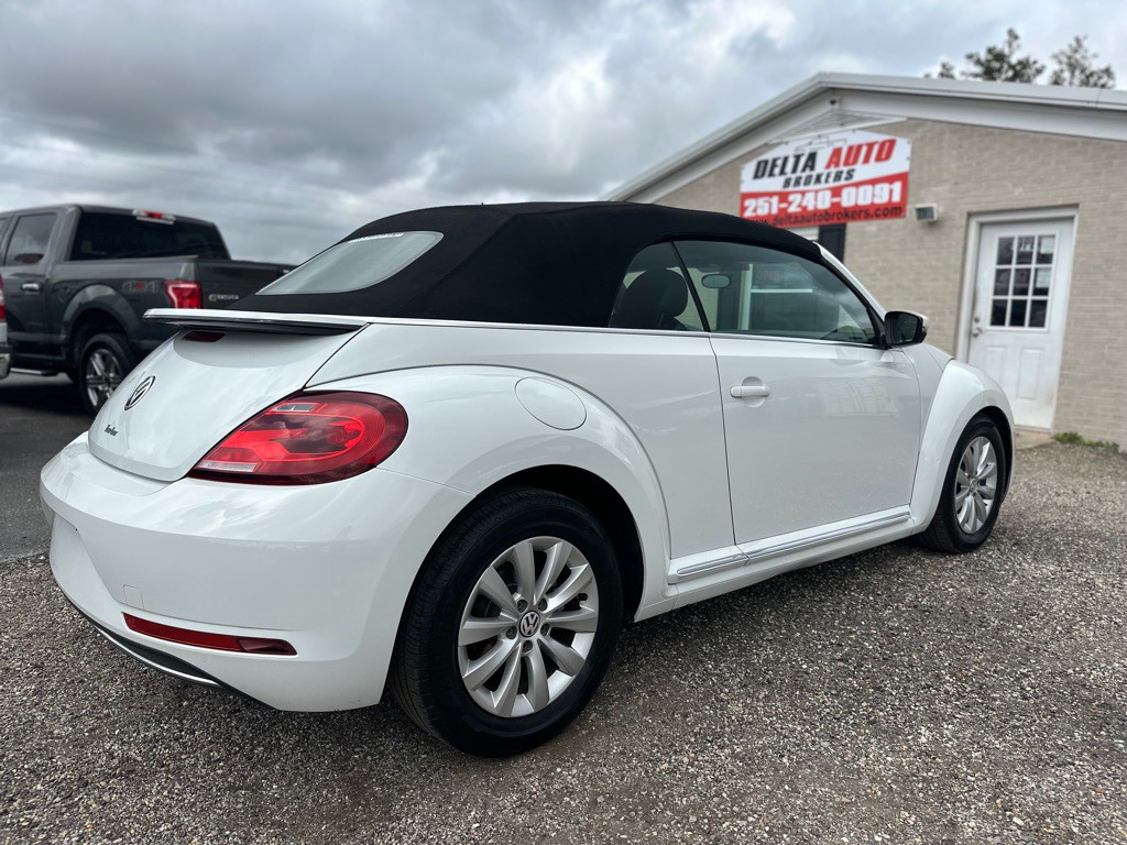 2018 Volkswagen Beetle Image 5
