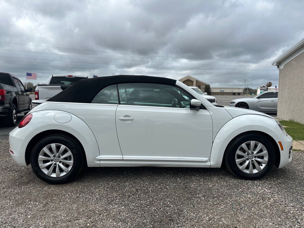 2018 Volkswagen Beetle Image 6