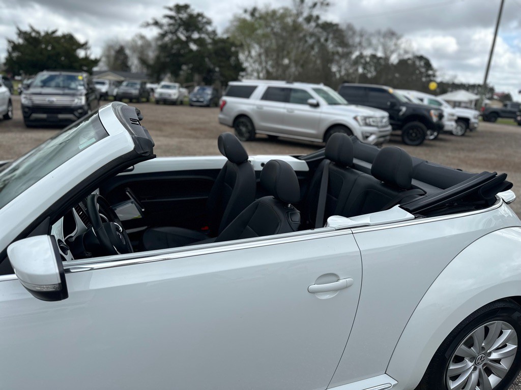 2018 Volkswagen Beetle Image 12