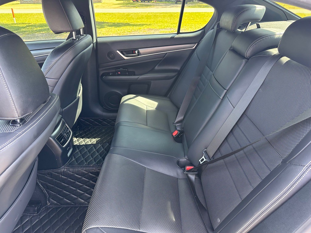 2017 Lexus GS Image 10