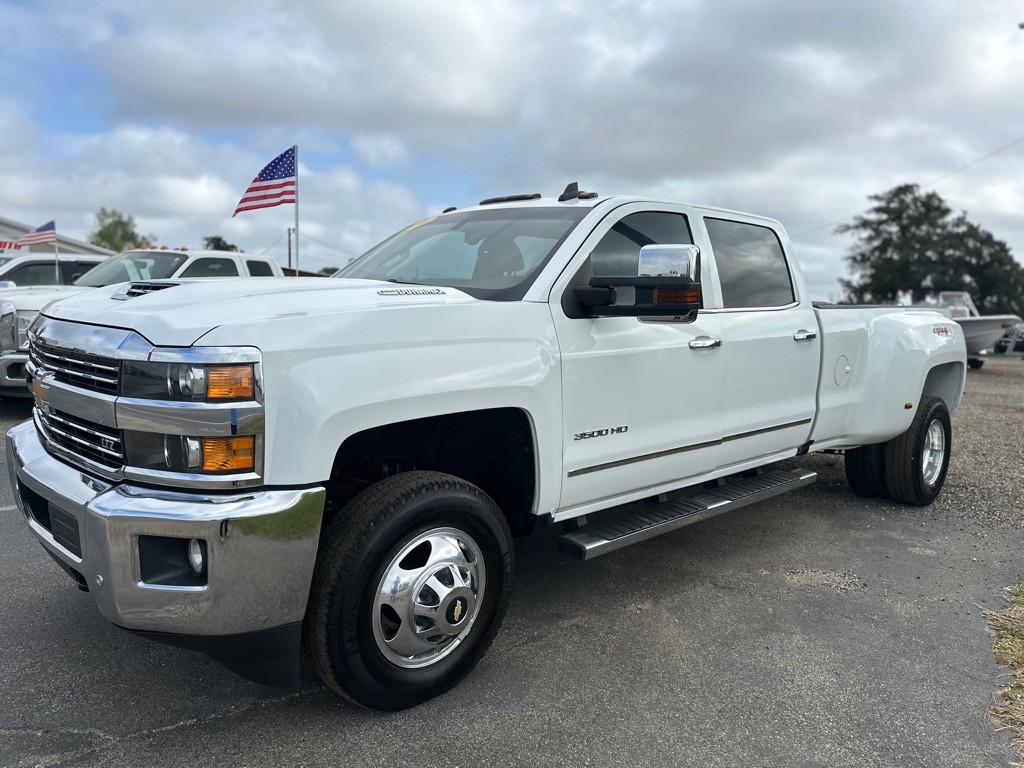 2018 Chevrolet Silverado 1500 Image 2