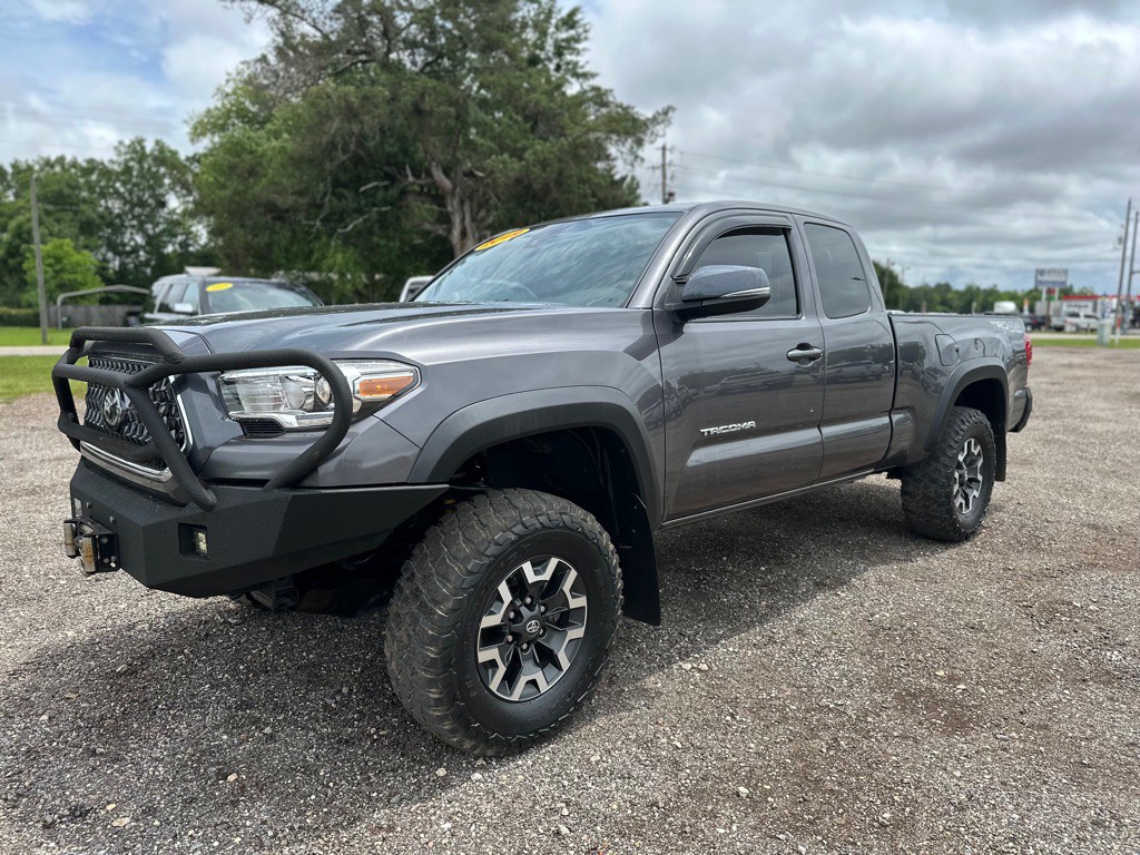 2019 Toyota Tacoma Image 2