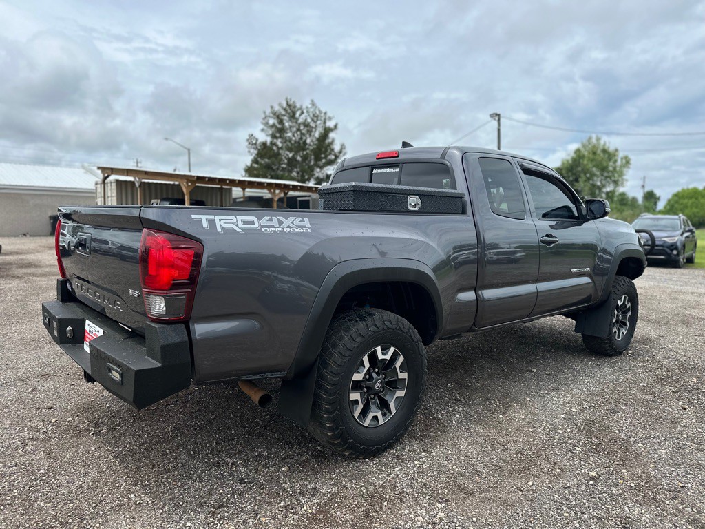 2019 Toyota Tacoma Image 4