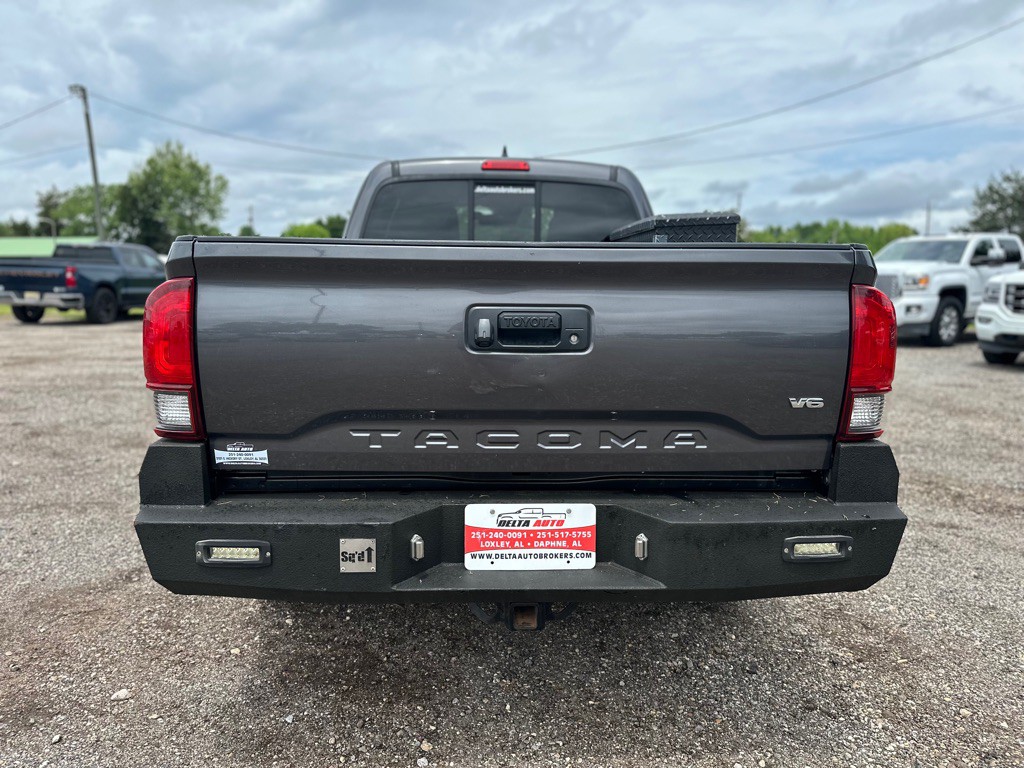 2019 Toyota Tacoma Image 8