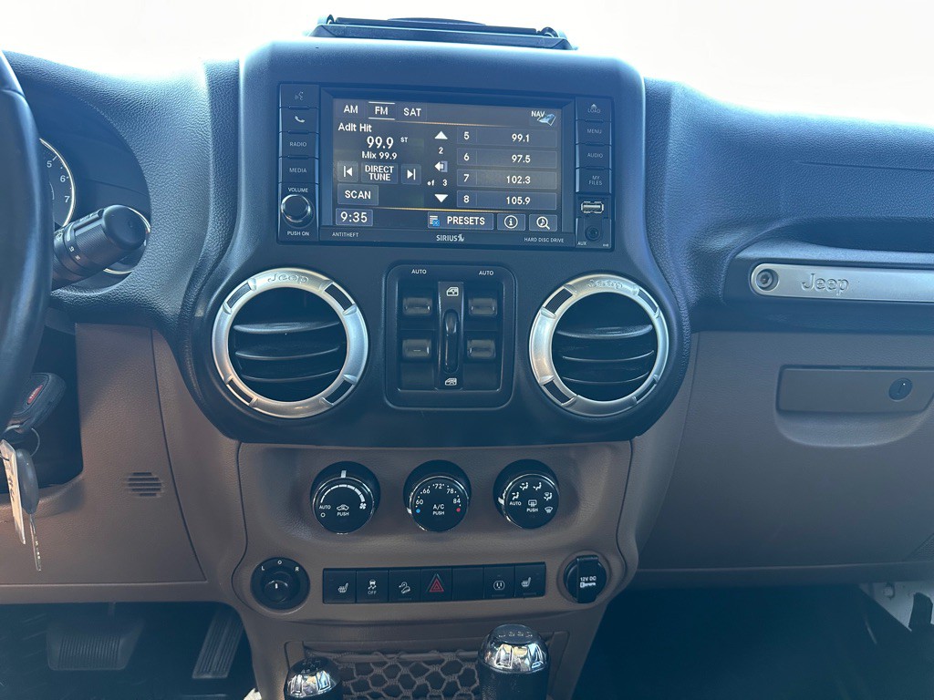2015 Jeep Wrangler Unlimited Image 12