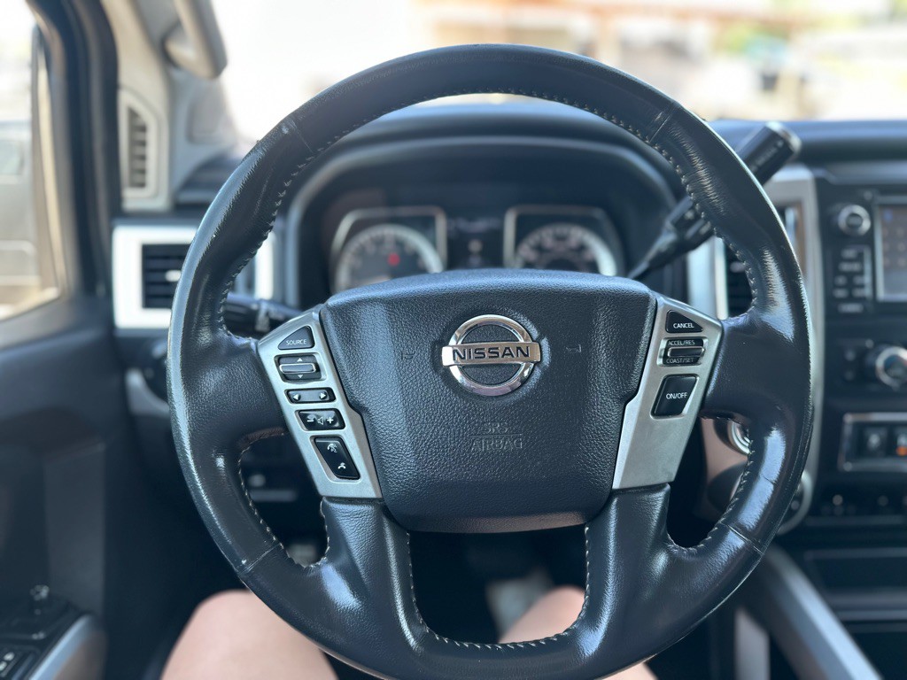 2017 Nissan Titan Image 15