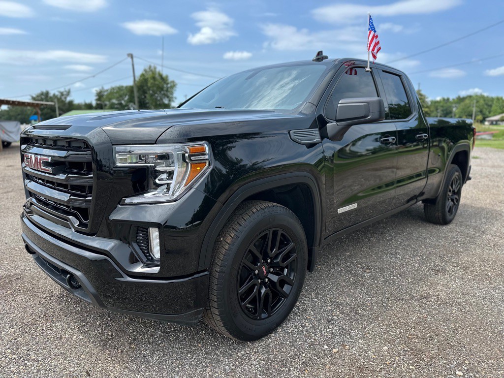 2022 GMC Sierra Image 2