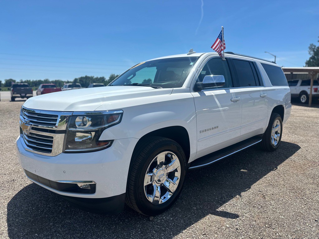 2017 Chevrolet Suburban Image 2