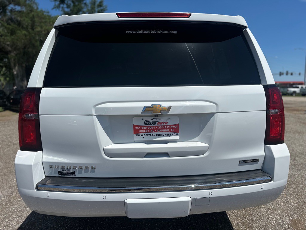 2017 Chevrolet Suburban Image 8