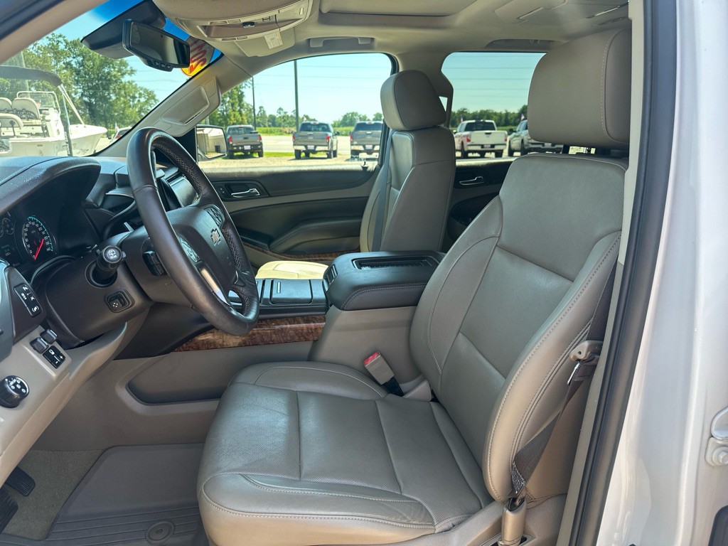2017 Chevrolet Suburban Image 9