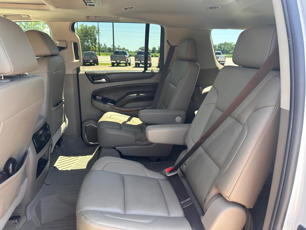 2017 Chevrolet Suburban Image 10