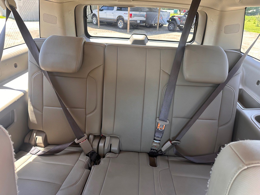 2017 Chevrolet Suburban Image 11