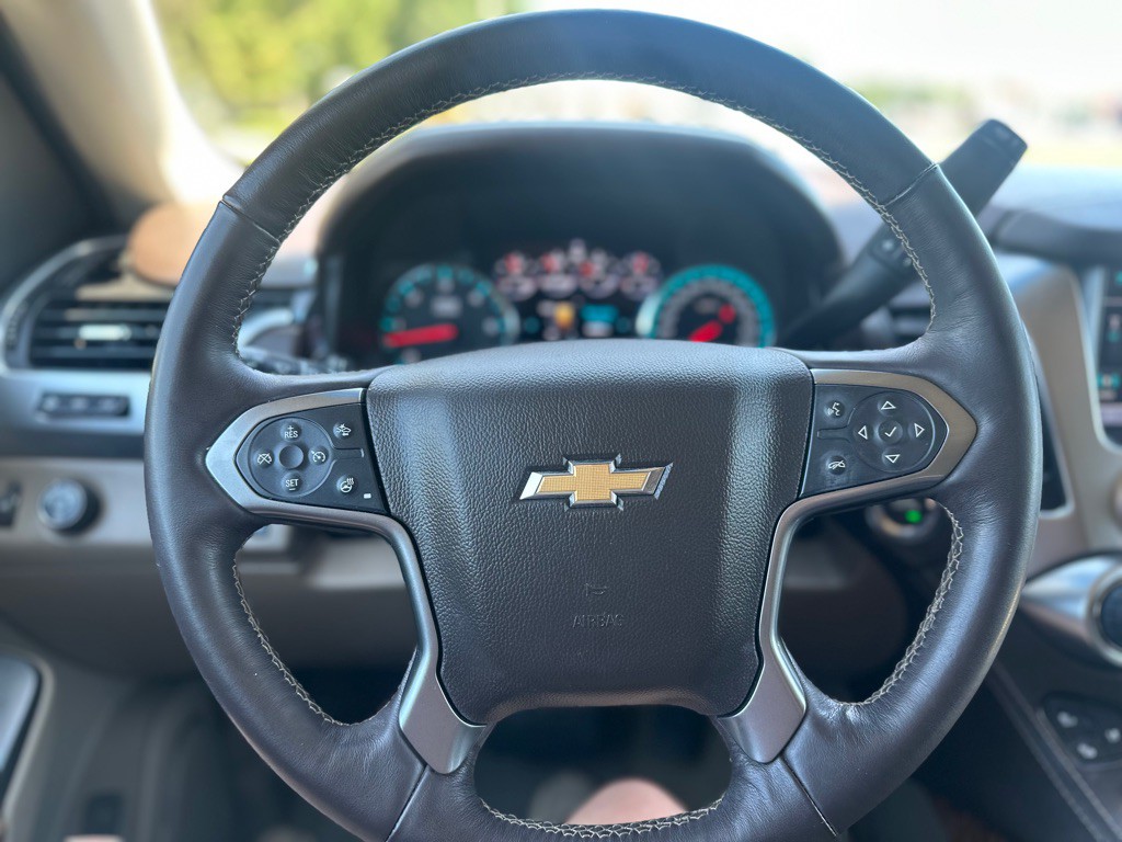 2017 Chevrolet Suburban Image 17
