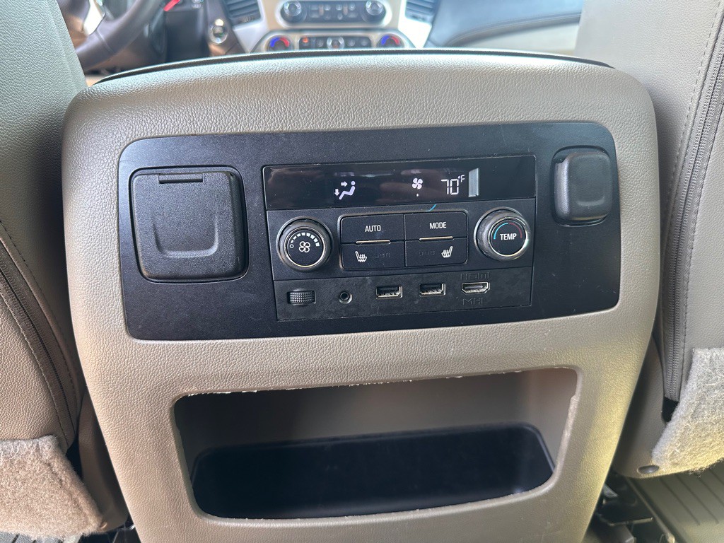 2017 Chevrolet Suburban Image 19