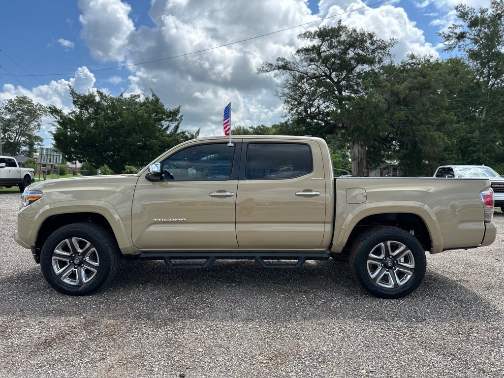 2017 Toyota Tacoma Image 5