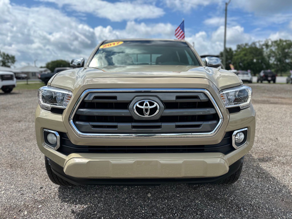 2017 Toyota Tacoma Image 7