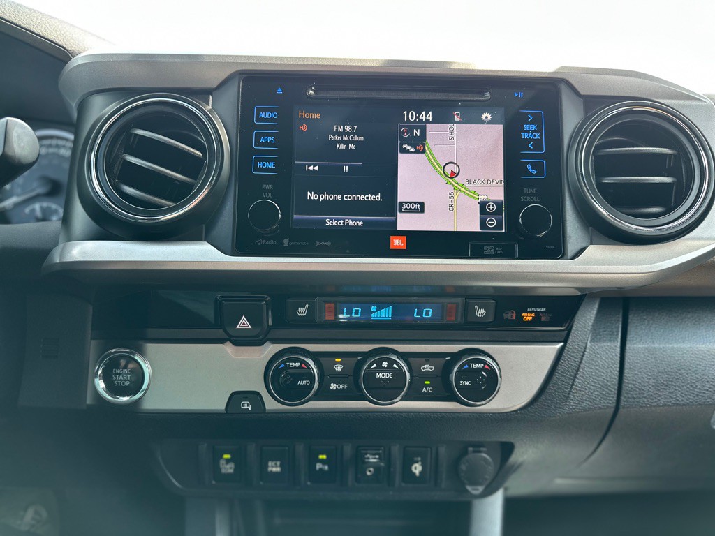 2017 Toyota Tacoma Image 12