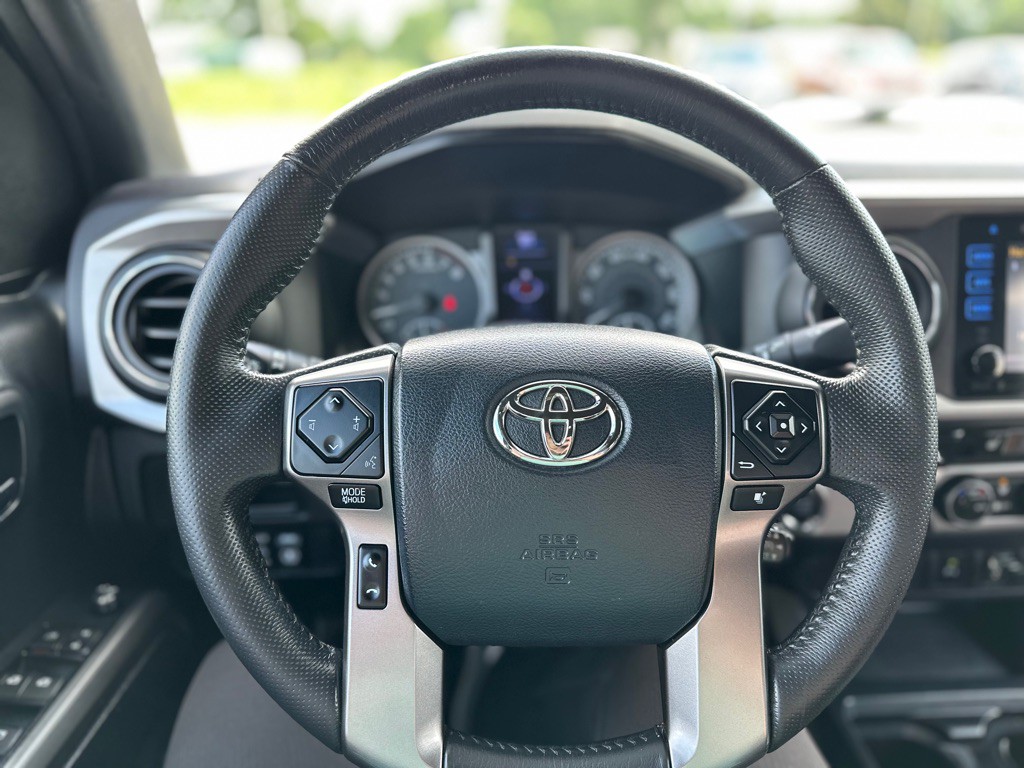 2017 Toyota Tacoma Image 15