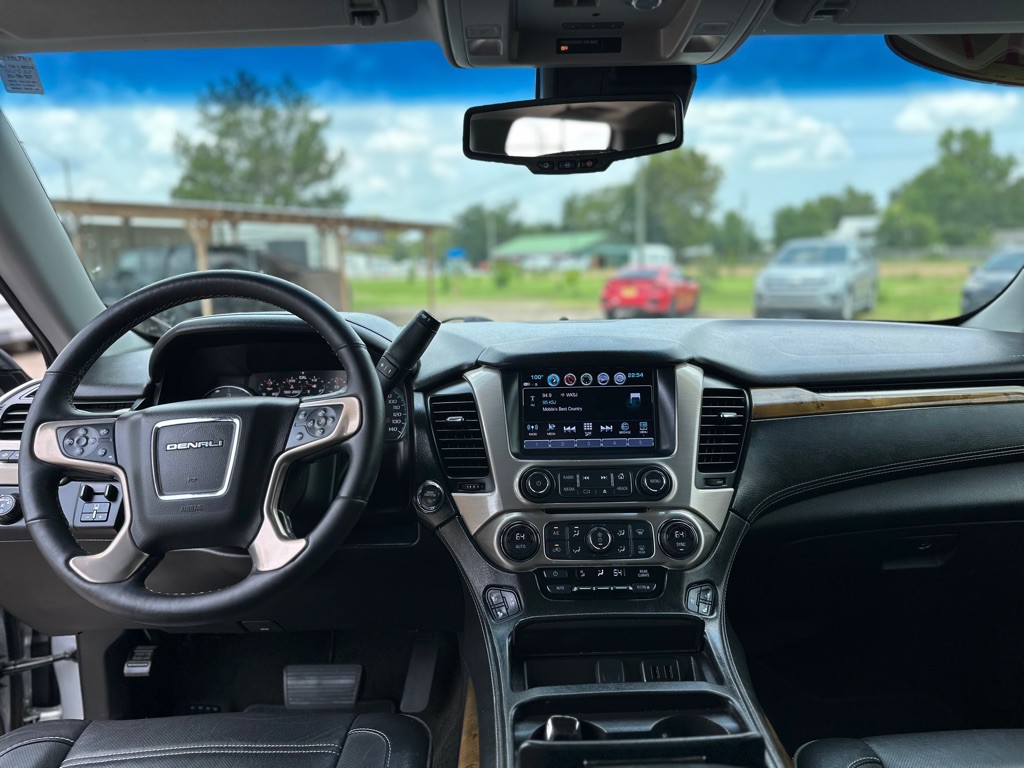 2017 GMC Yukon Image 12