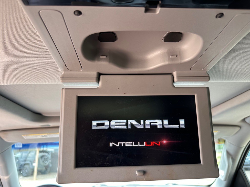 2017 GMC Yukon Image 17