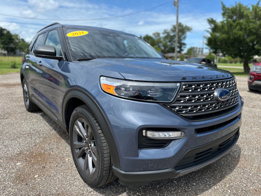 2021 Ford Explorer Image 1