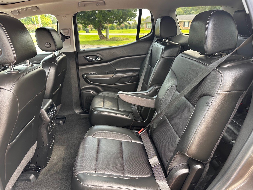 2020 GMC Acadia Image 10